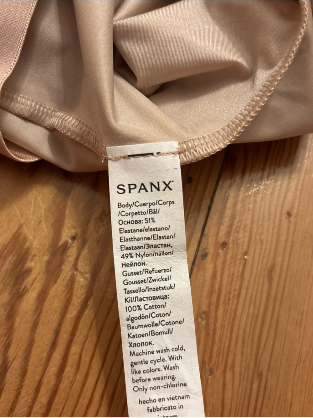 SPANX Suit Your Fancy Plunge Low-Back Thong Bodysuit Champagne Beige Medium - Picture 5 of 5